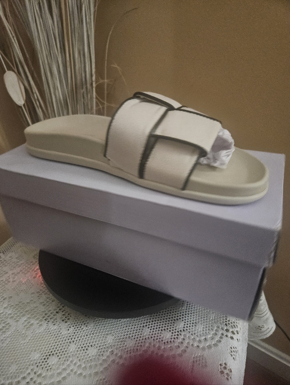 ❤️💞Woman Madden Girl Xion Beige Slide Sandal with Black Trim - Size 9 - New🧡❣️